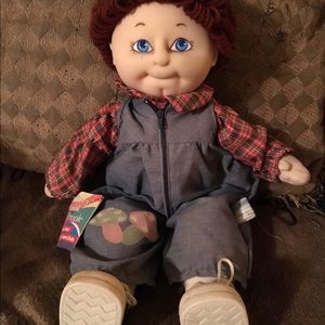 Vintage Storybook Doll looks like Raggedy Ann